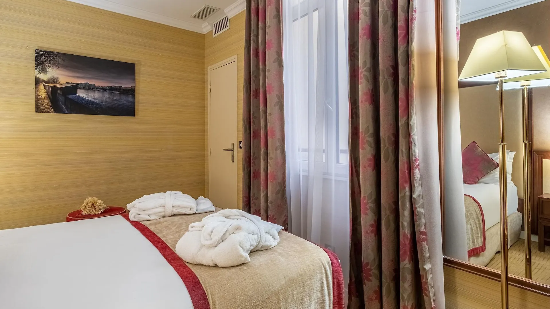 85 Saint Honore Hotel