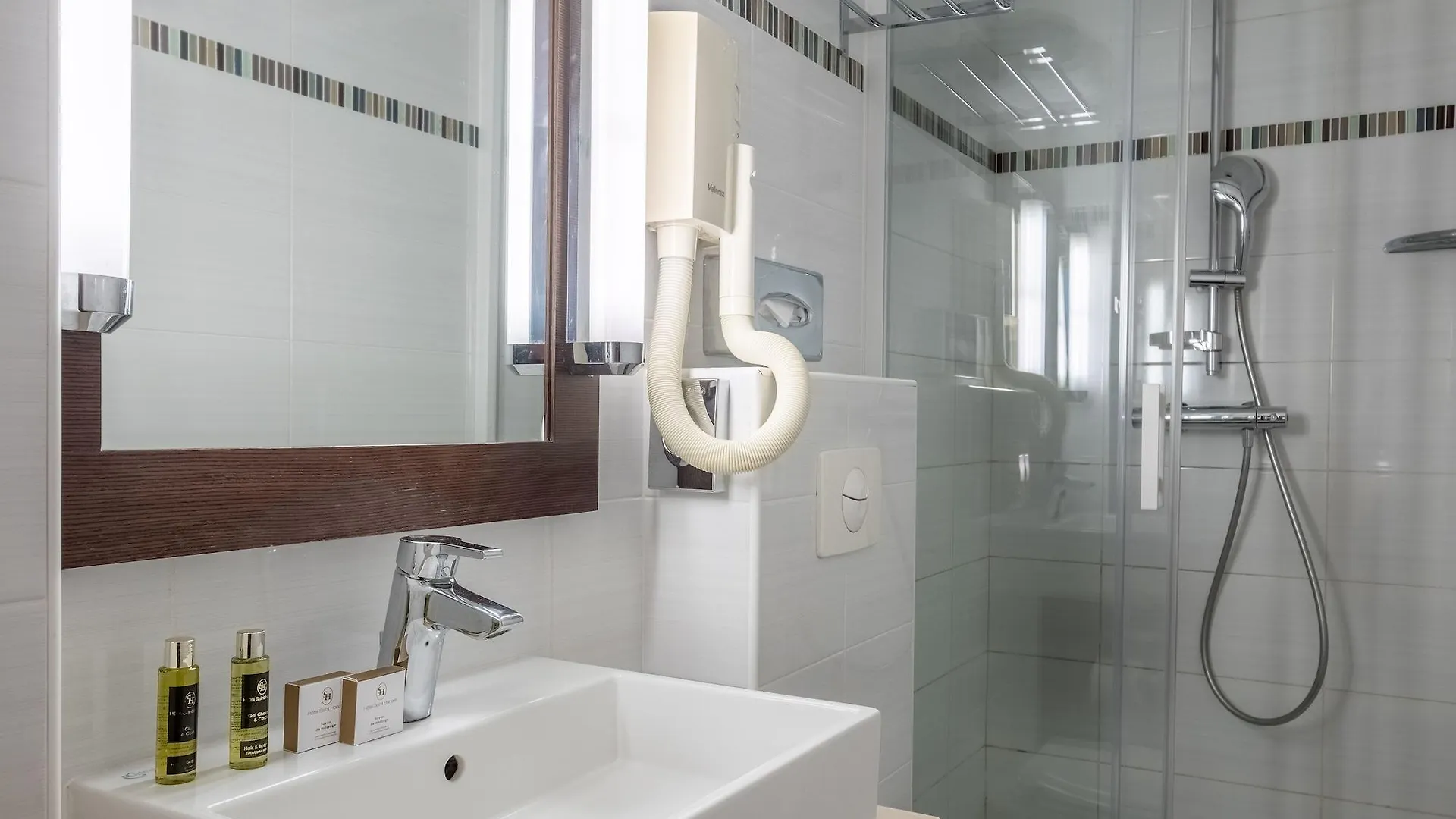 85 Saint Honore 3* Paris