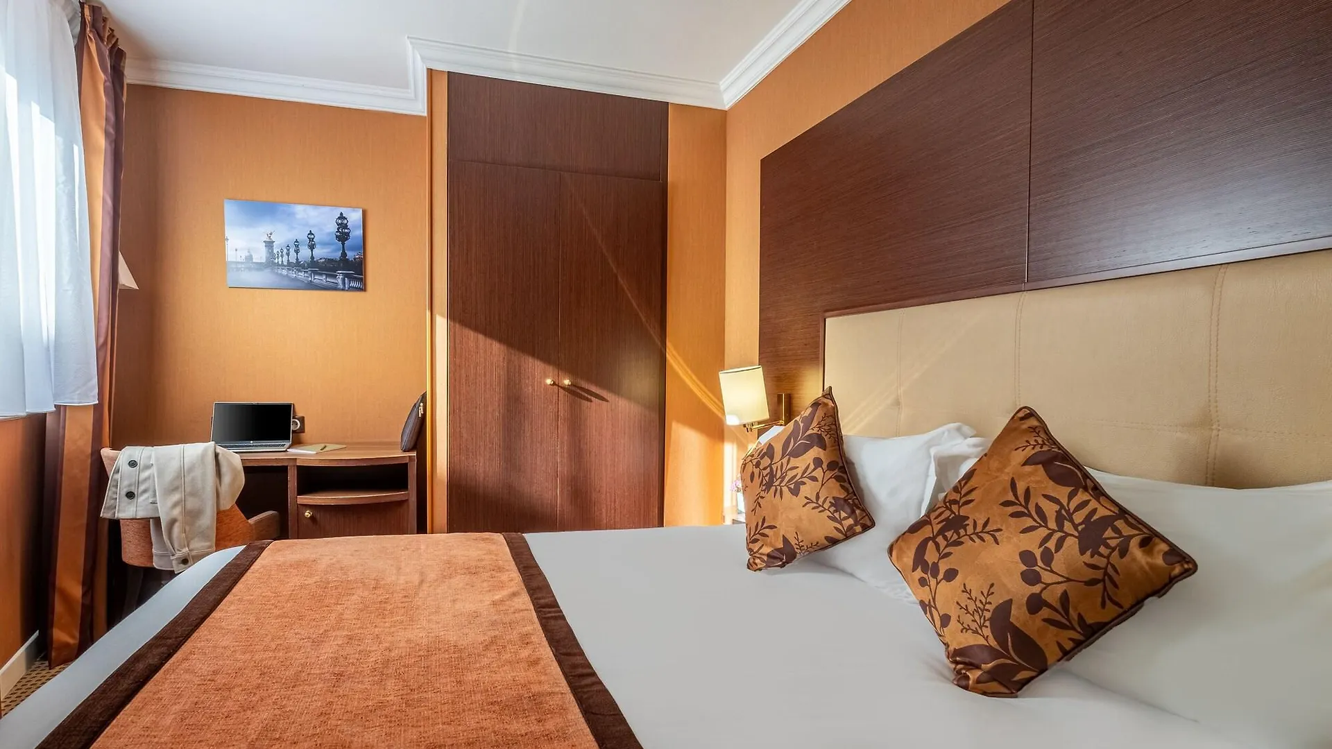 Hotel 85 Saint Honore Paris