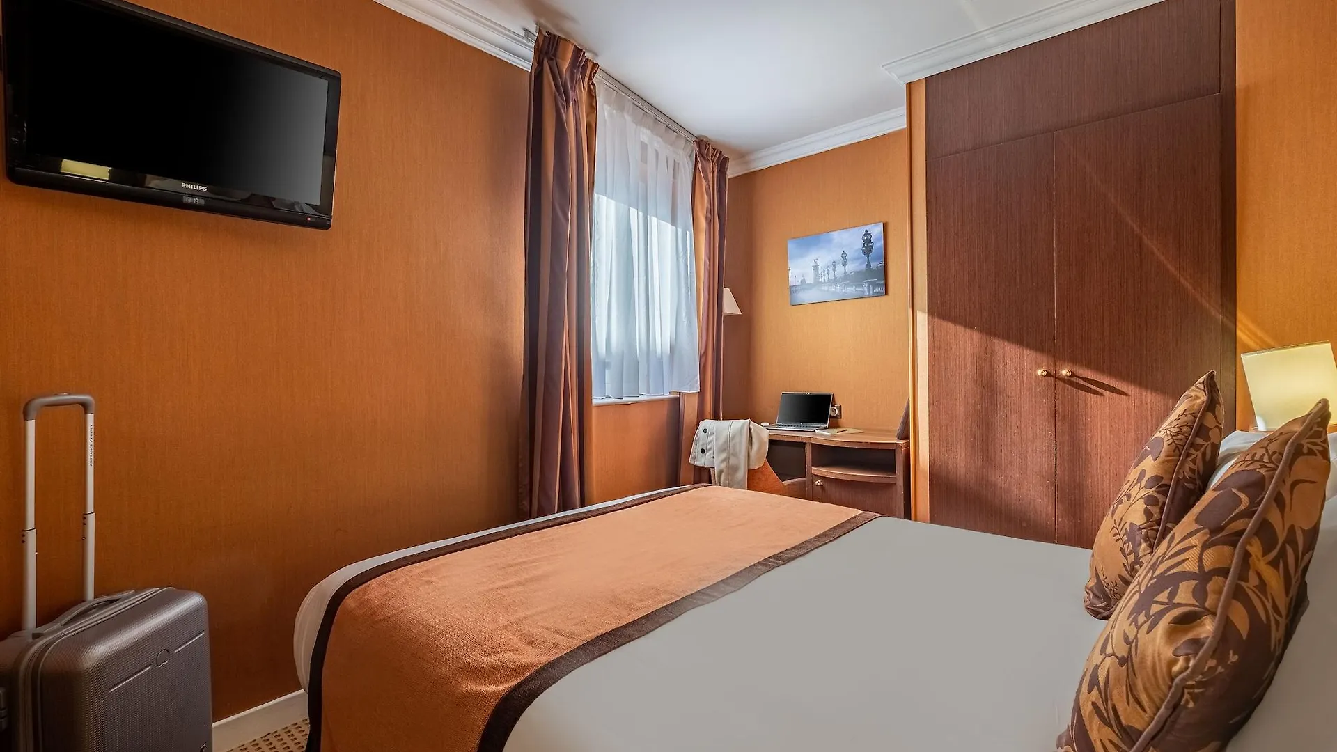 85 Saint Honore Hotel