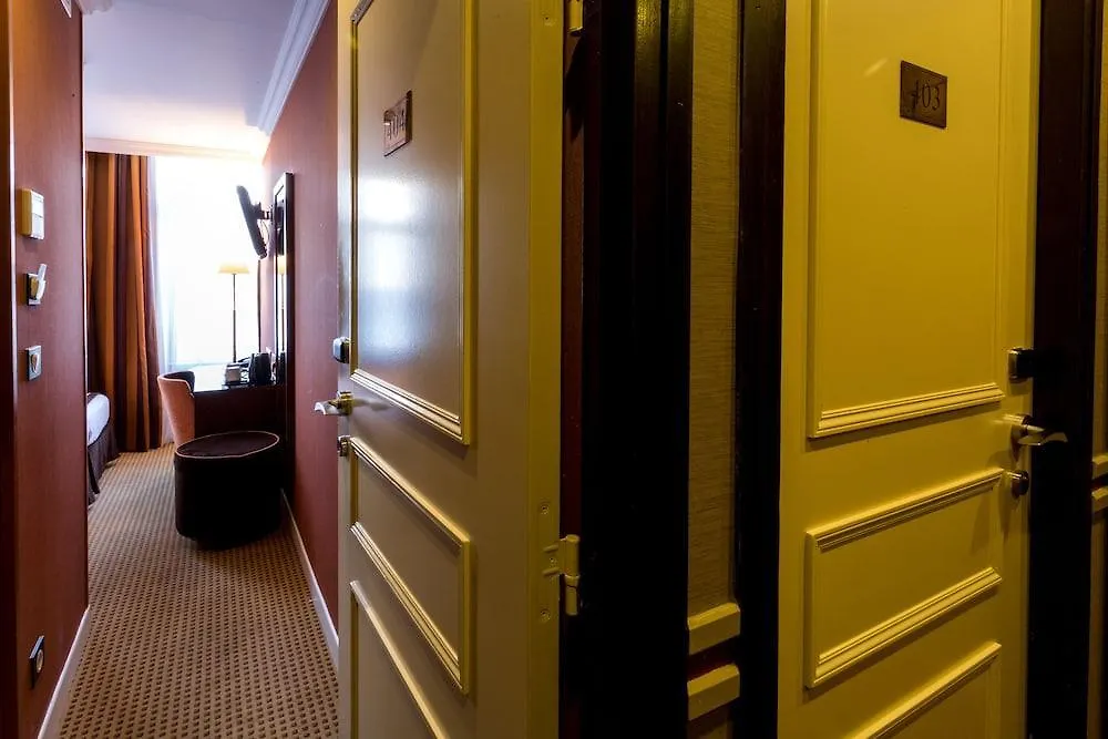 Otel 85 Saint Honore Paris